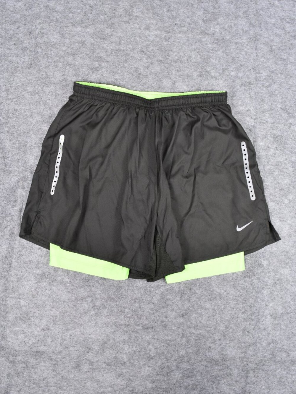 Nike Dri-FIT 2-in-1 Black Green Running Gym Yoga Shorts Womens Medium